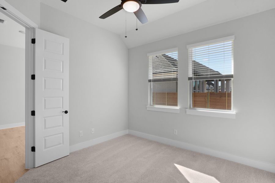 Spacious, unfurnished interior of a new home in Broken Oak, Georgetown (Image 73).