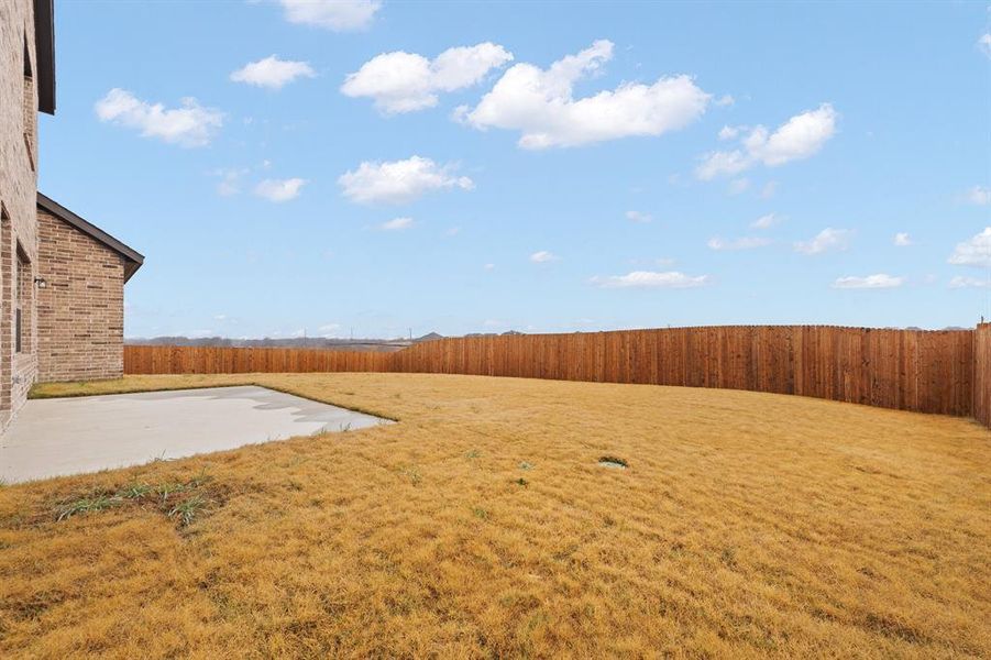 Exterior details and patio area of a home in , Venus (Image 18).