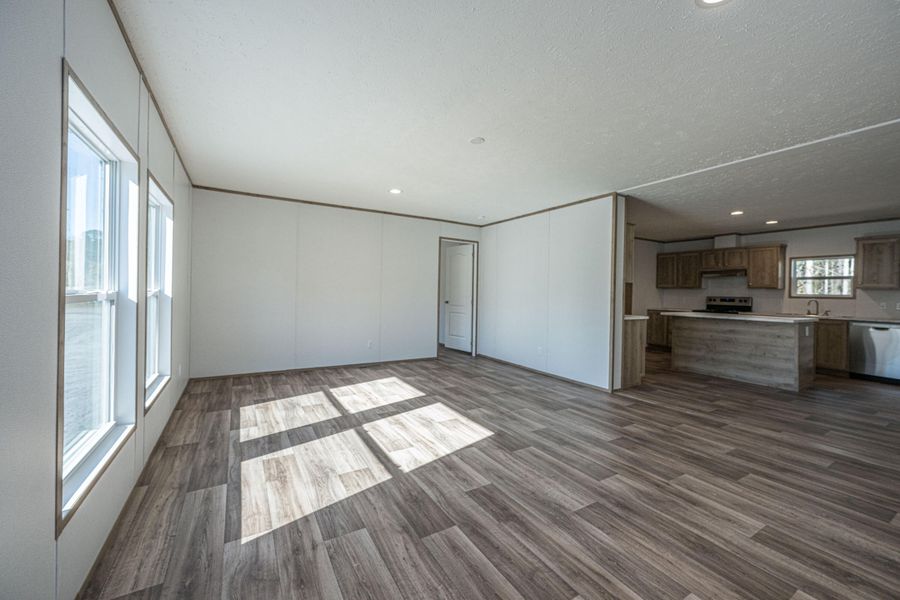 Spacious, unfurnished interior of a new home in , Summerville (Image 40).