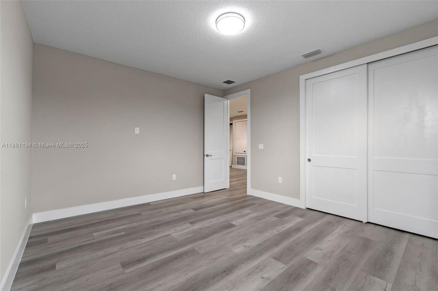 Spacious, unfurnished interior of a new home in , St. Cloud (Image 28).