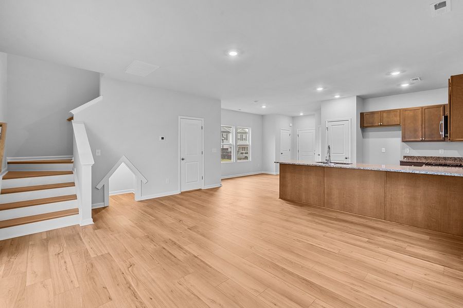 Spacious, unfurnished interior of a new home in Hanes Lake, Winston-Salem (Image 21).