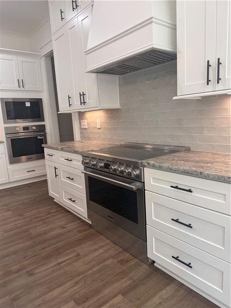 Furnished interior view inside a new home in , Waleska (Image 5).