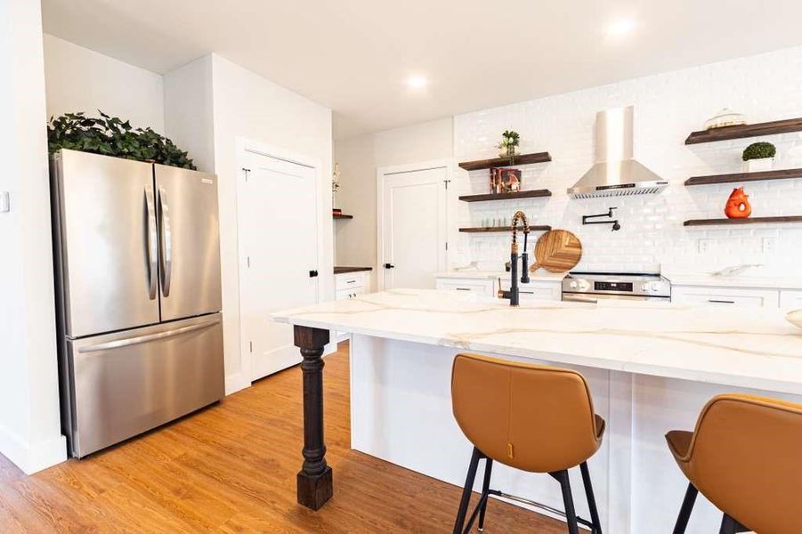 Furnished interior view inside a new home in , Dallas (Image 33).