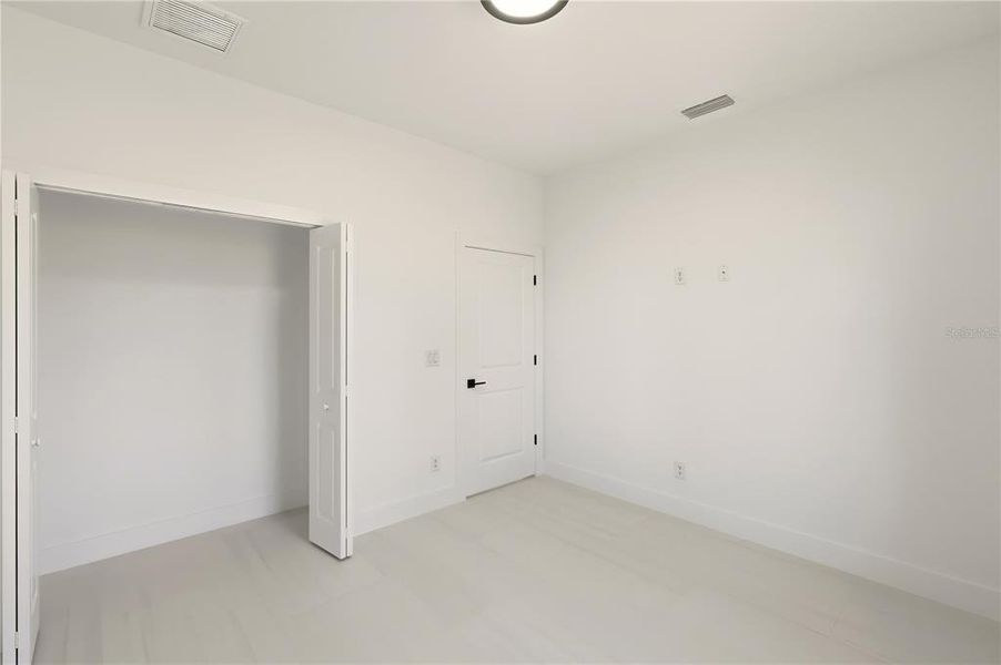 Spacious, unfurnished interior of a new home in , North Port (Image 28).
