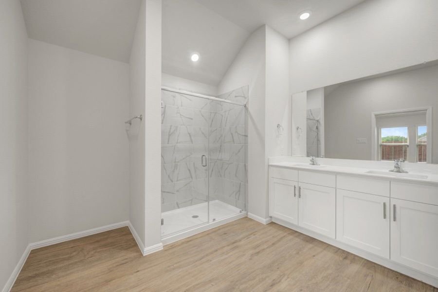Owner's Bathroom Owner's Bathroom