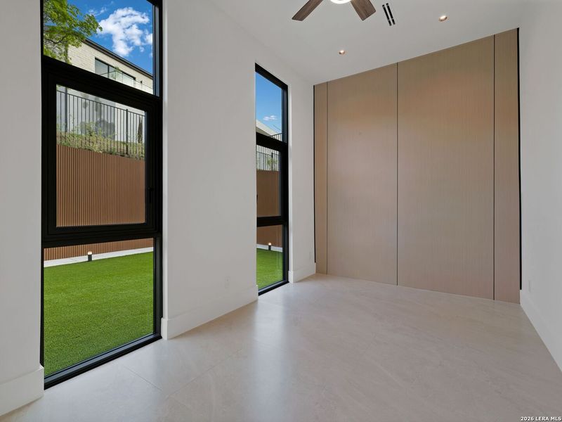 Spacious, unfurnished interior of a new home in , San Antonio (Image 23).