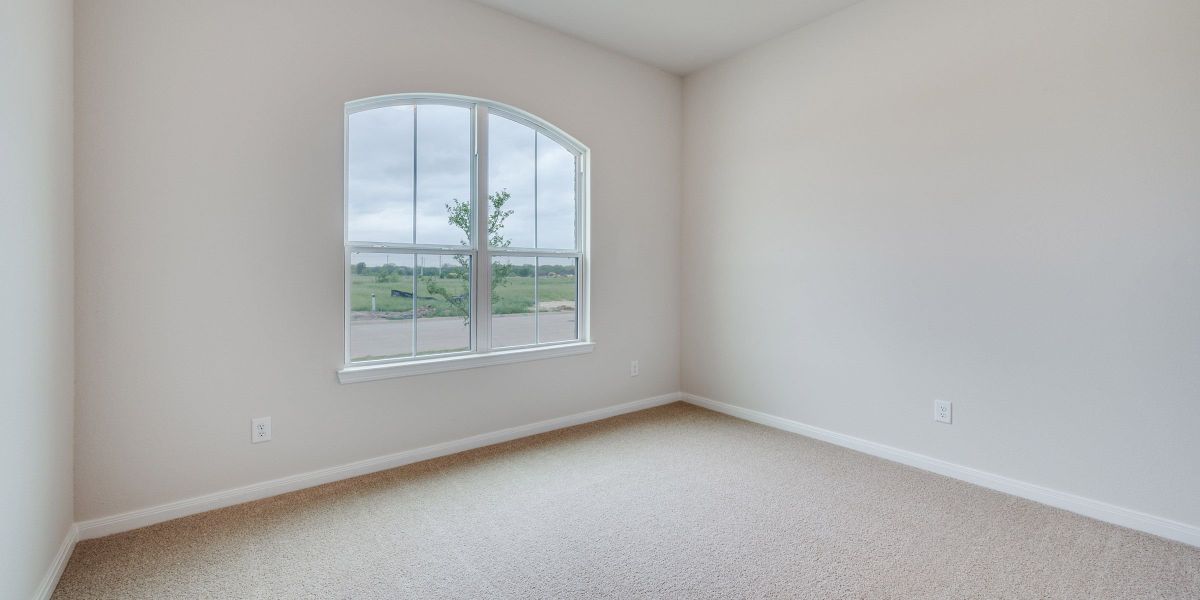 Spacious, unfurnished interior of a new home in Spiritas Ranch, Lakewood Village (Image 18).