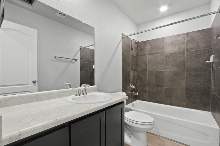Furnished interior view inside a new home in Rancho Desierto Bello, Horizon City (Image 5).