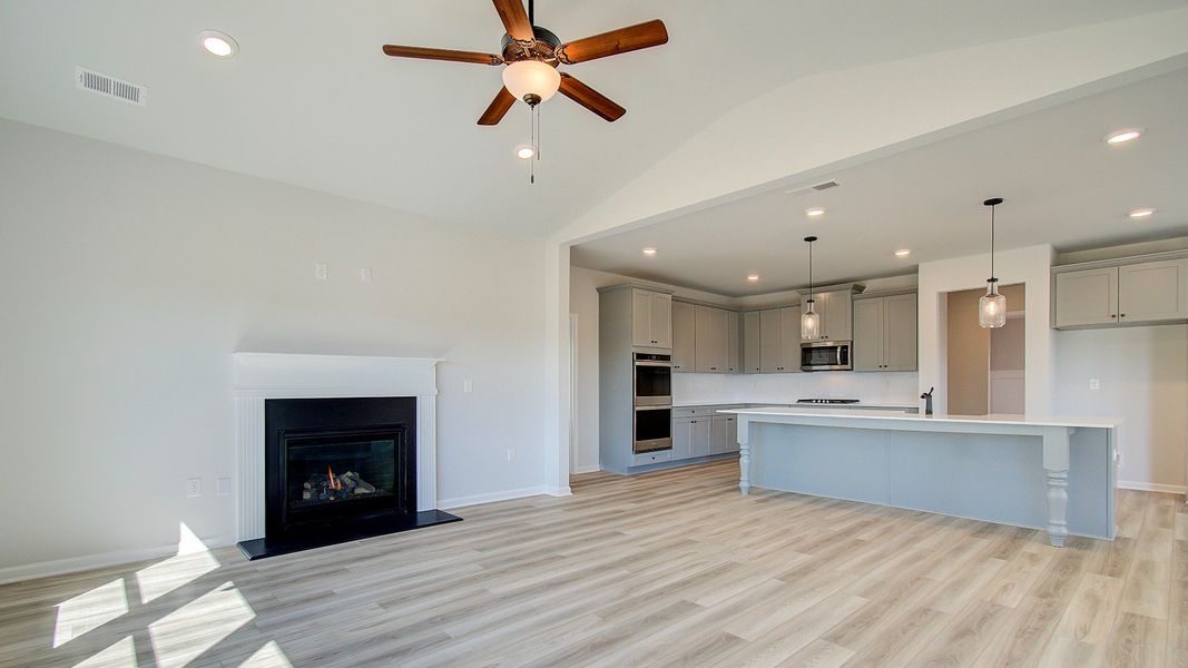 Representative furnished interior of a home built from the Stonefield by DRB Homes in Everson, Snellville (Image 17). Representative furnished interior of a home built from the Stonefield by DRB Homes in Everson, Snellville (Image 17).