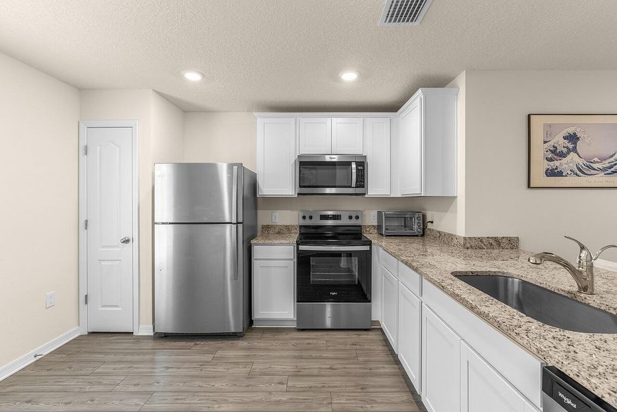 8275-105th-Ct-HigMedia-016-1280