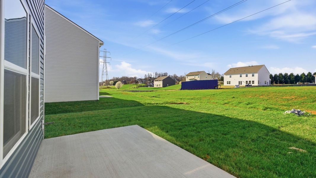Exterior details and patio area of a home in Fieldcrest Acres, Blountville (Image 3).