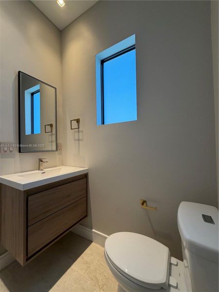 Furnished interior view inside a new home in , Hollywood (Image 7).