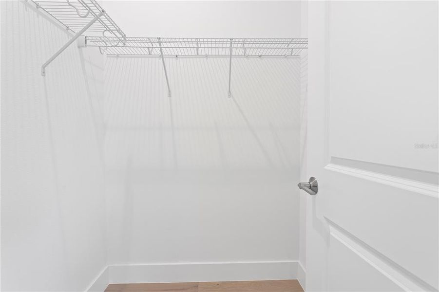 Spacious, unfurnished interior of a new home in , Sarasota (Image 25).