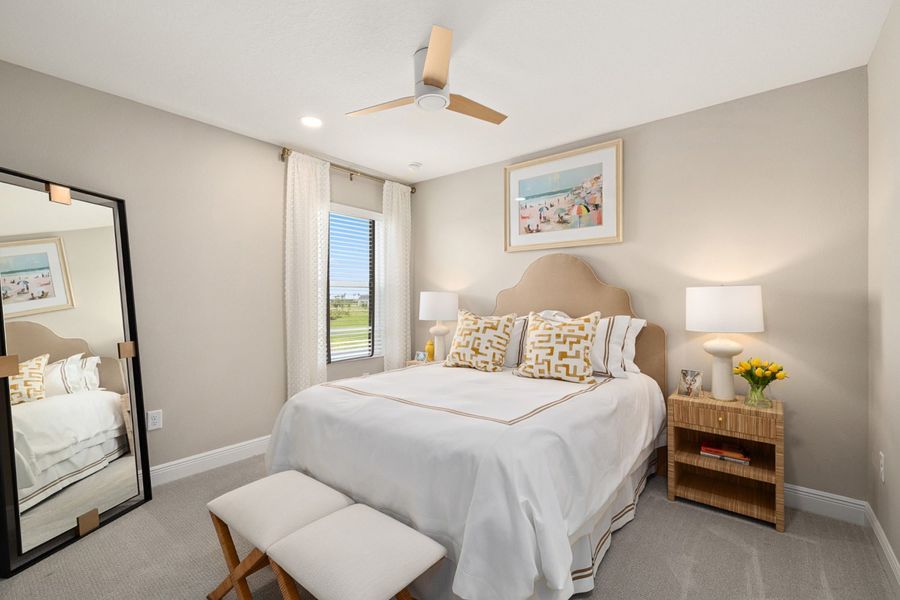 Representative furnished interior of a home built from the Heritage 2 by Neal Communities in Palmera, Venice (Image 16).