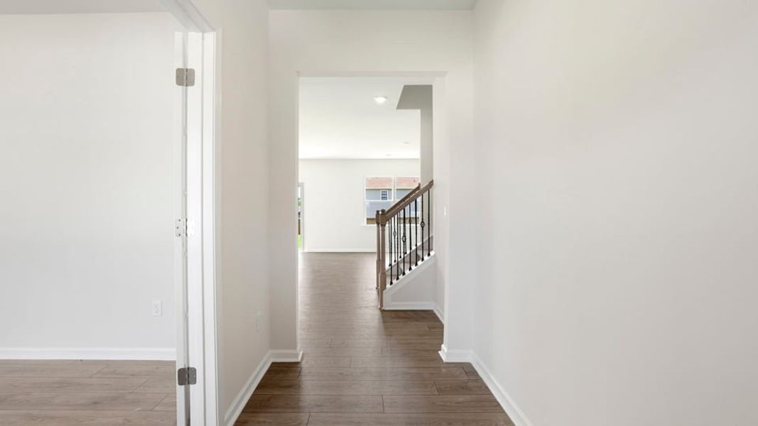 Spacious, unfurnished interior of a new home in Palmetto Valley, Anderson (Image 17).