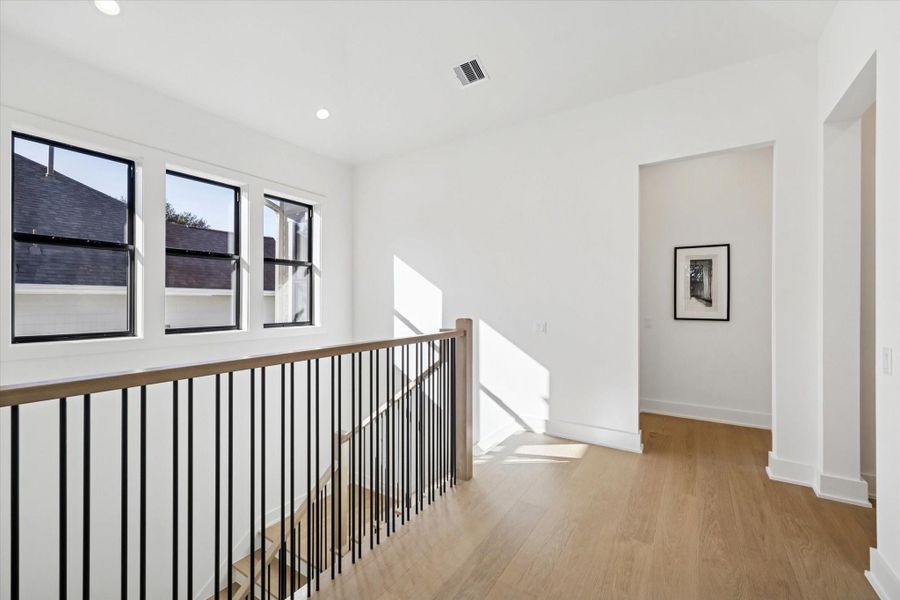 Spacious, unfurnished interior of a new home in , Houston (Image 22).