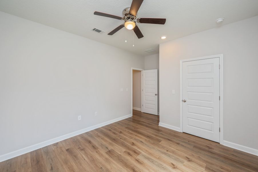 Spacious, unfurnished interior of a new home in Barton's Bend, Crestview (Image 26). Spacious, unfurnished interior of a new home in Barton's Bend, Crestview (Image 26).