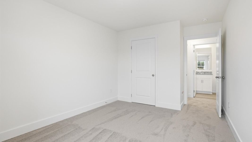 Spacious, unfurnished interior of a new home in Price's Point, Knoxville (Image 25). Spacious, unfurnished interior of a new home in Price's Point, Knoxville (Image 25).