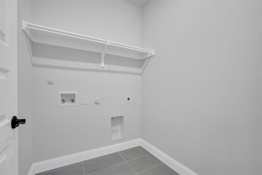 Spacious, unfurnished interior of a new home in , Waxahachie (Image 23).