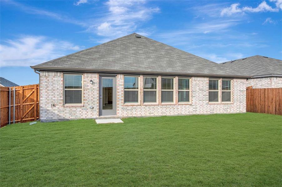 Exterior details and patio area of a home in Verandah, Royse City (Image 4).