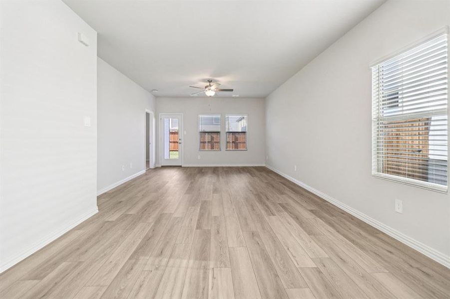 Spacious, unfurnished interior of a new home in Lakehaven - Spring Series, Farmersville (Image 36).