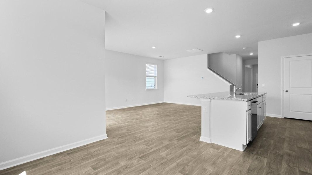 Spacious, unfurnished interior of a new home in Lakeview at Kitfield, Moncks Corner (Image 39).