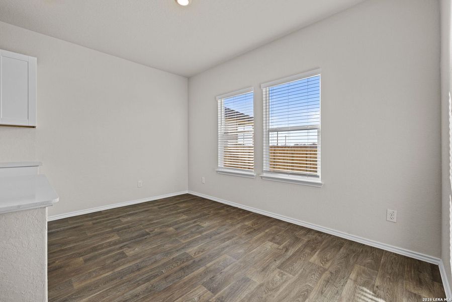 Spacious, unfurnished interior of a new home in Stonehill, San Antonio (Image 8).