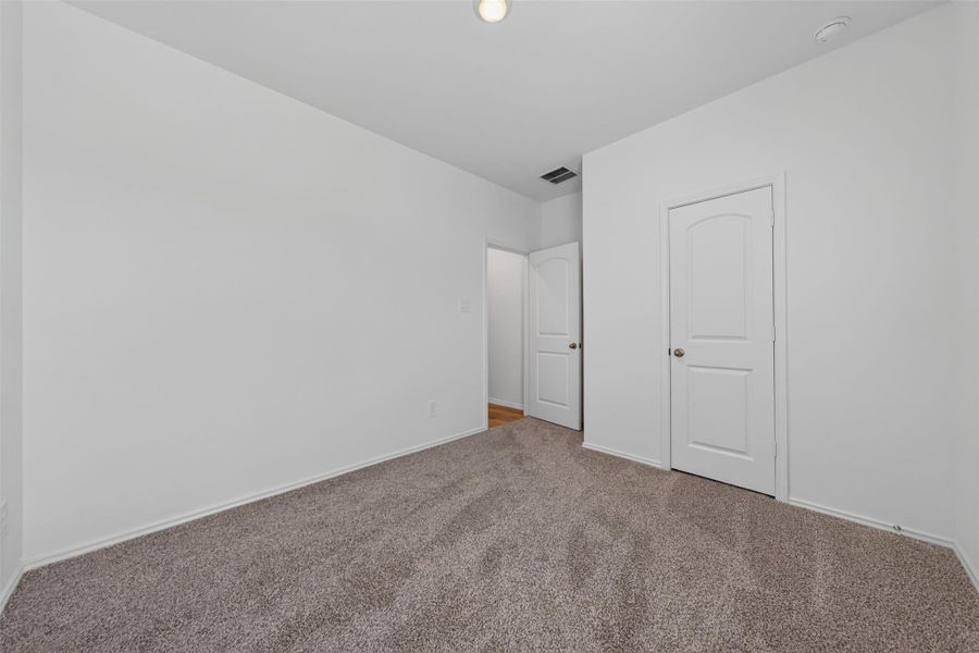 Spacious, unfurnished interior of a new home in , Houston (Image 31).