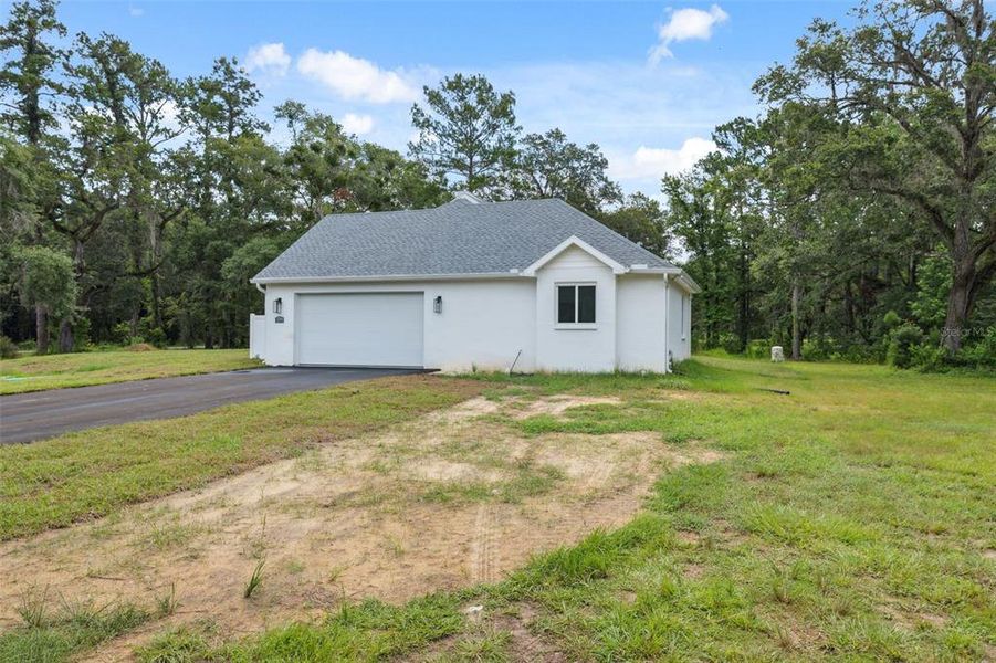 Exterior details and patio area of a home in , Brooksville (Image 30).