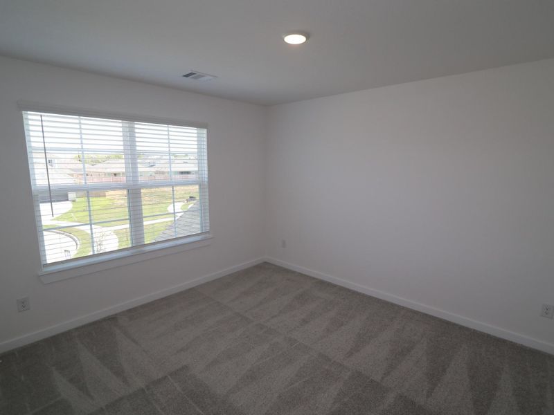 Spacious, unfurnished interior of a new home in Miller's Pond, Rosenberg (Image 10).