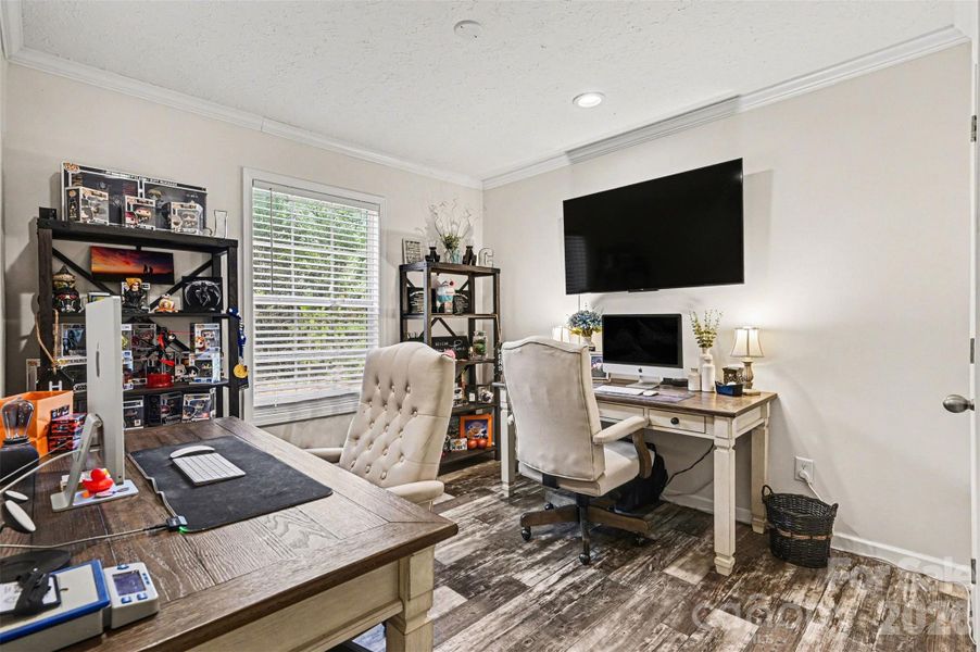 Furnished interior view inside a new home in , Lincolnton (Image 17).