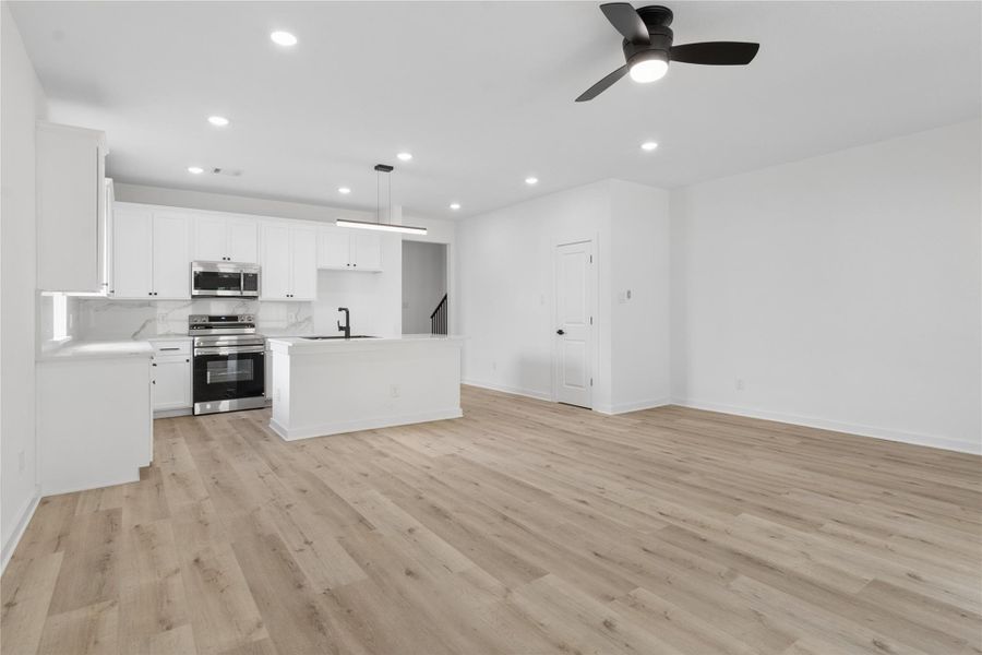 Spacious, unfurnished interior of a new home in , Houston (Image 26).