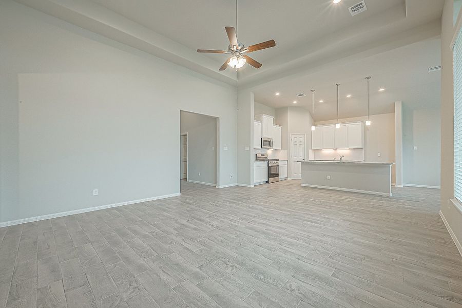 Representative unfurnished interior of a home built from the Floor Plan 2050 by Colina Homes in Grand Magnolia, Magnolia (Image 41).