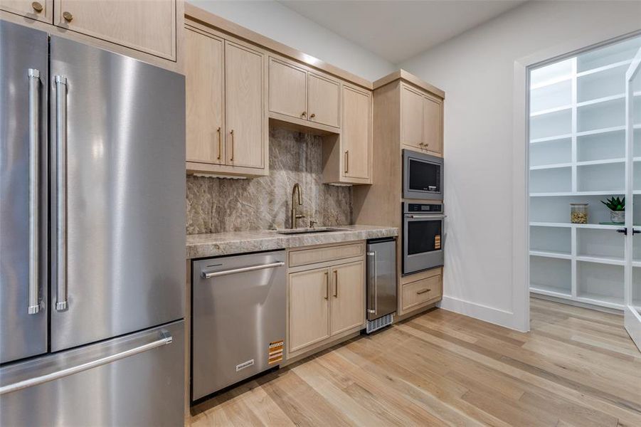 Furnished interior view inside a new home in , Dallas (Image 31). Furnished interior view inside a new home in , Dallas (Image 31).