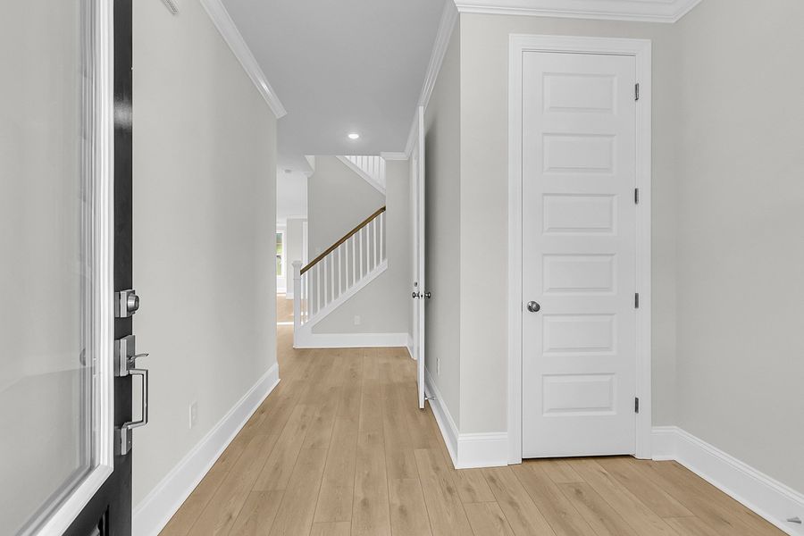Spacious, unfurnished interior of a new home in Pineland Preserve, Summerville (Image 16).