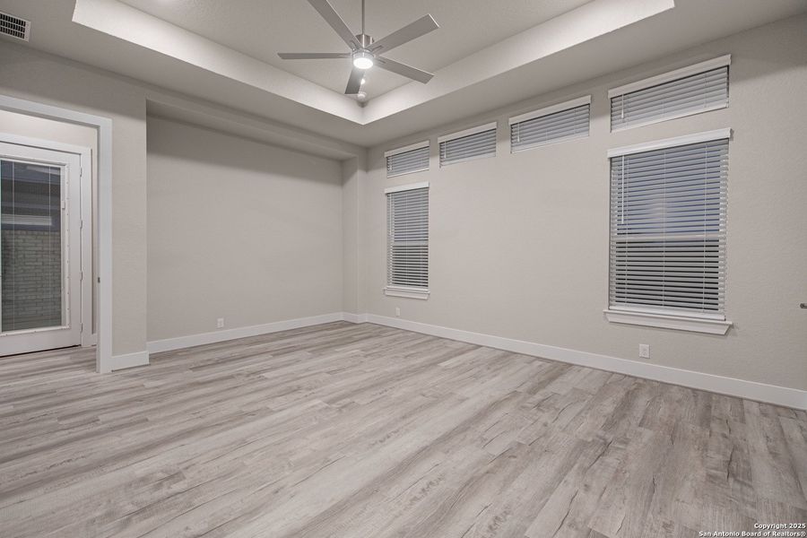 Spacious, unfurnished interior of a new home in Mesa Western, Cibolo (Image 27).