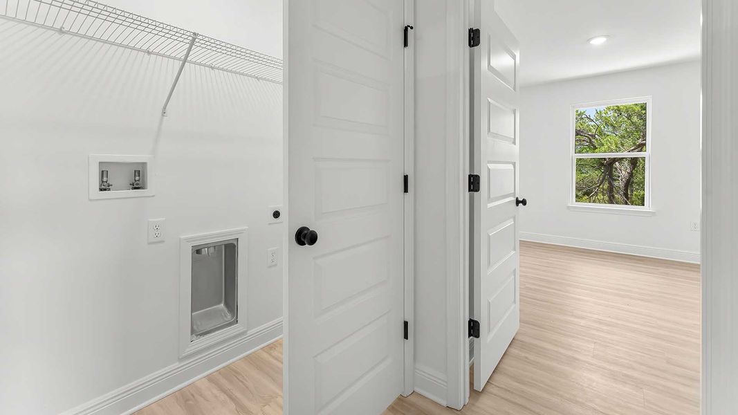 Spacious, unfurnished interior of a new home in Sanctuary Beach, Panama City Beach (Image 33).