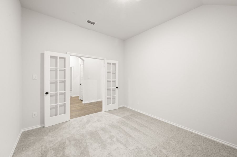 Spacious, unfurnished interior of a new home in Chisholm Hills, Cleburne (Image 24).