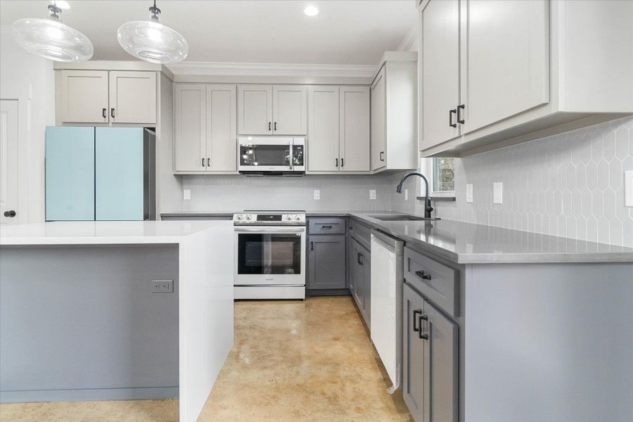 Furnished interior view inside a new home in , Wimberley (Image 6).