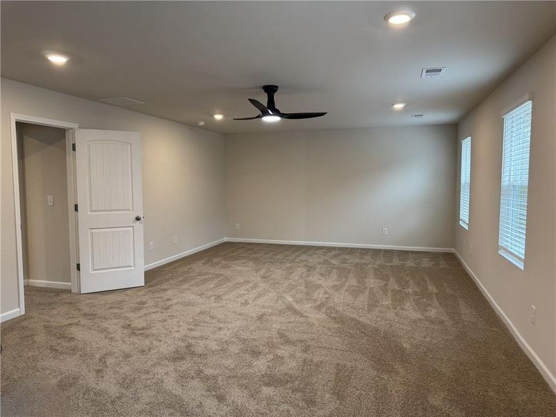 Spacious, unfurnished interior of a new home in Southern Hills, McDonough (Image 14).