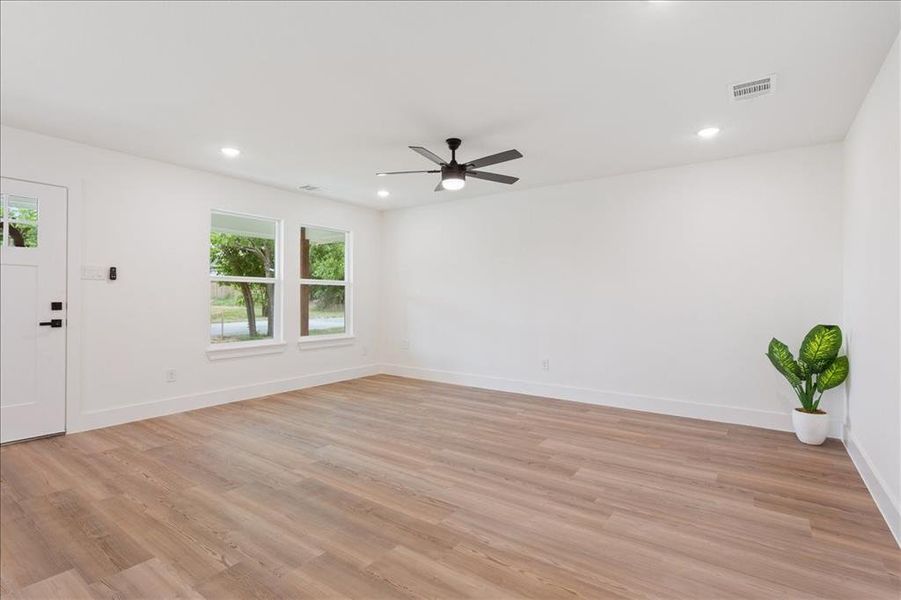 Spacious, unfurnished interior of a new home in , Hillsboro (Image 15).