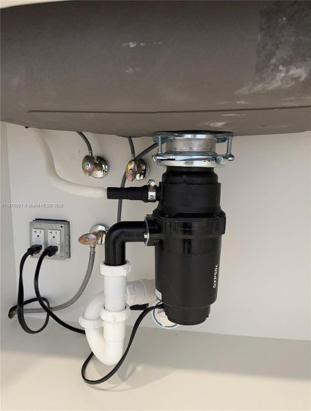 Image 21 of a home in .