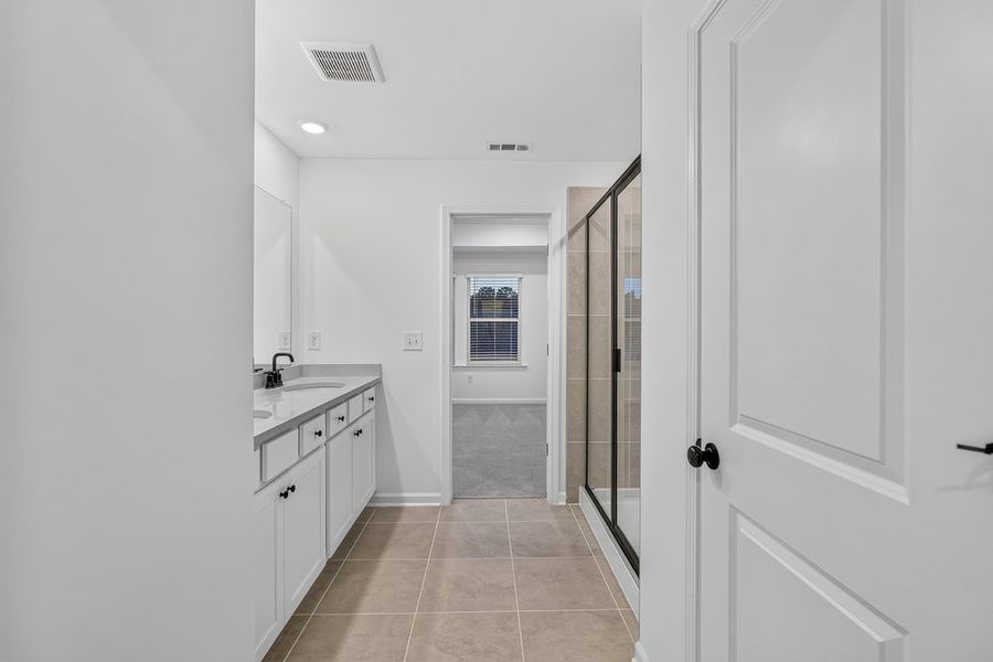 Furnished interior view inside a new home in Rosewood Farm, Lawrenceville (Image 16).