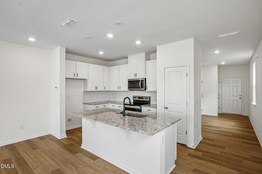 13-web-or-mls-Oakdale Dr-S3006-013 13-web-or-mls-Oakdale Dr-S3006-013