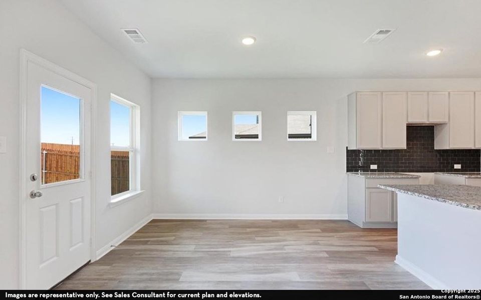 Spacious, unfurnished interior of a new home in Cloud Country, New Braunfels (Image 16).