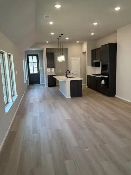 Image 5 of a home in Grand Central Park.