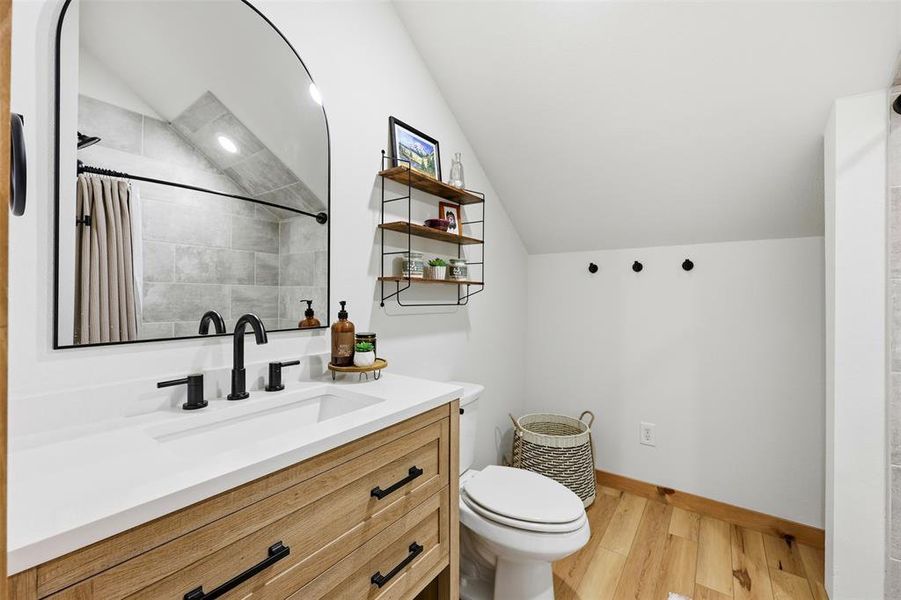 Furnished interior view inside a new home in , Lipan (Image 22).