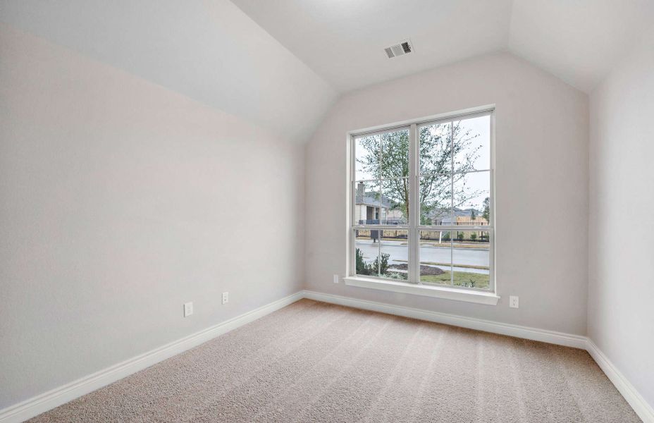 Representative unfurnished interior of a home built from the 3326 by Ravenna Homes in Cross Creek West, Fulshear (Image 61).