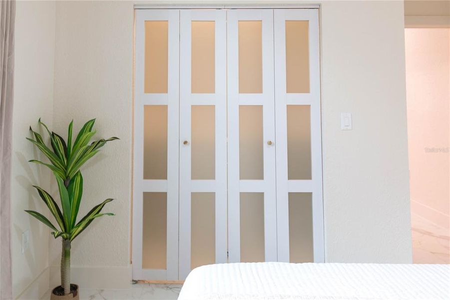 Close-up of interior finishes inside a home in , Dunnellon (Image 69).