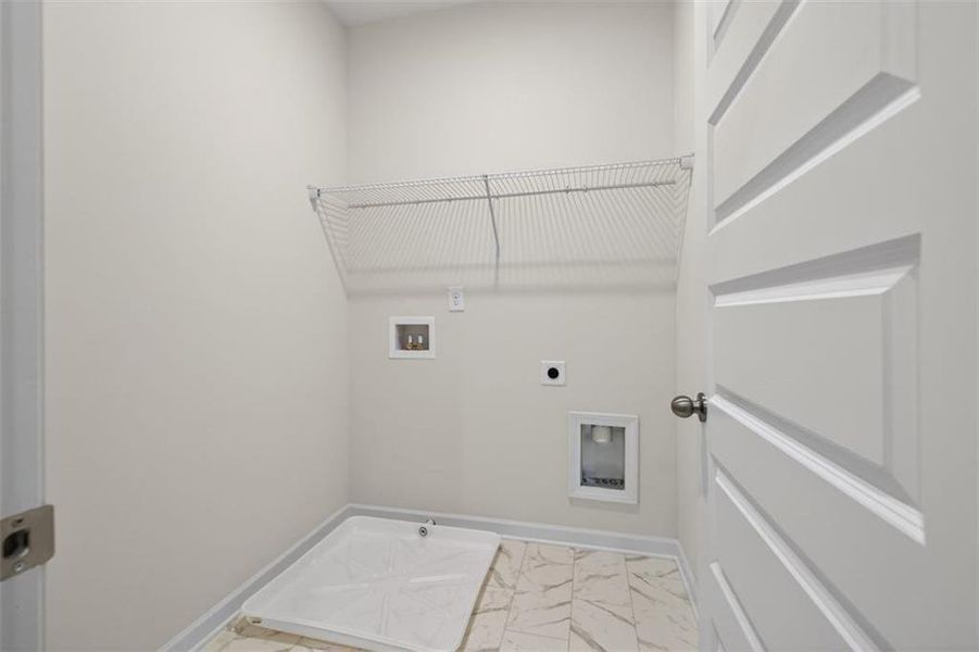 Spacious, unfurnished interior of a new home in Jones Ridge, Dallas (Image 29).